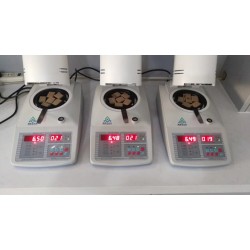 ?？埶謾z測儀工作遠離